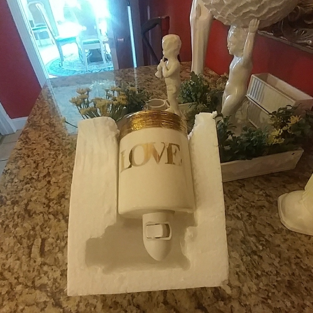 Joy Mangano Candle Warmers "Love" *